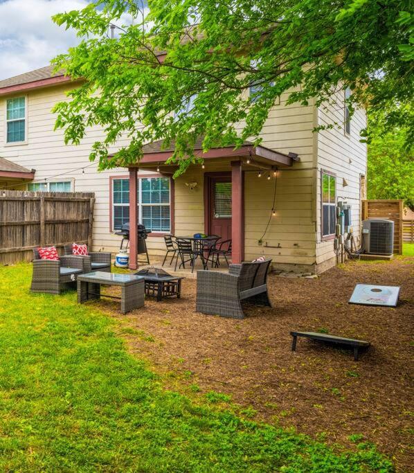 Elegant/4Miles To Downtown/Gameroom & Firepit Austin Exteriör bild