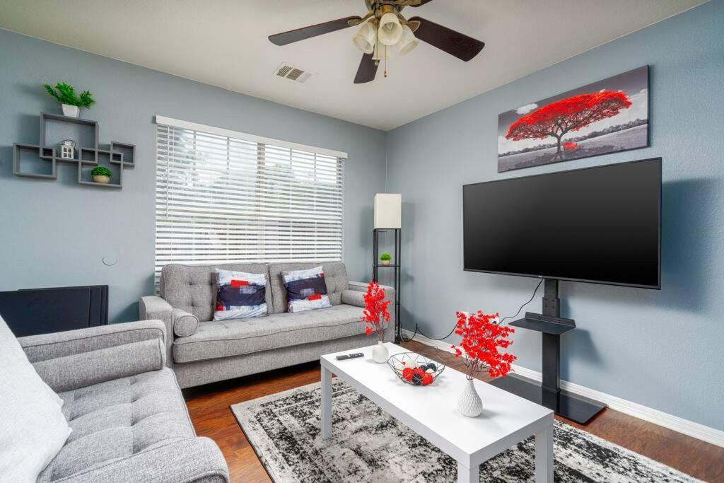 Elegant/4Miles To Downtown/Gameroom & Firepit Austin Exteriör bild